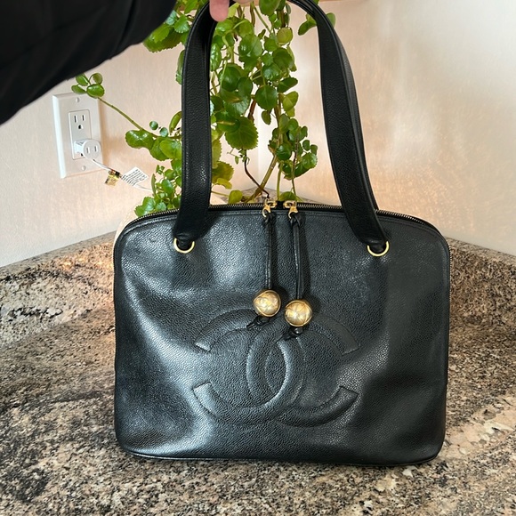 Chanel CC Dome Shoulder/Handbag - Picture 2 of 16